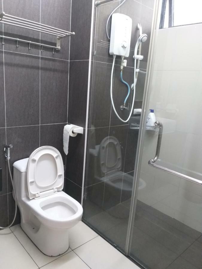 Kempas Indah @ The Secret Garden Homestay Johor Bahru Bagian luar foto