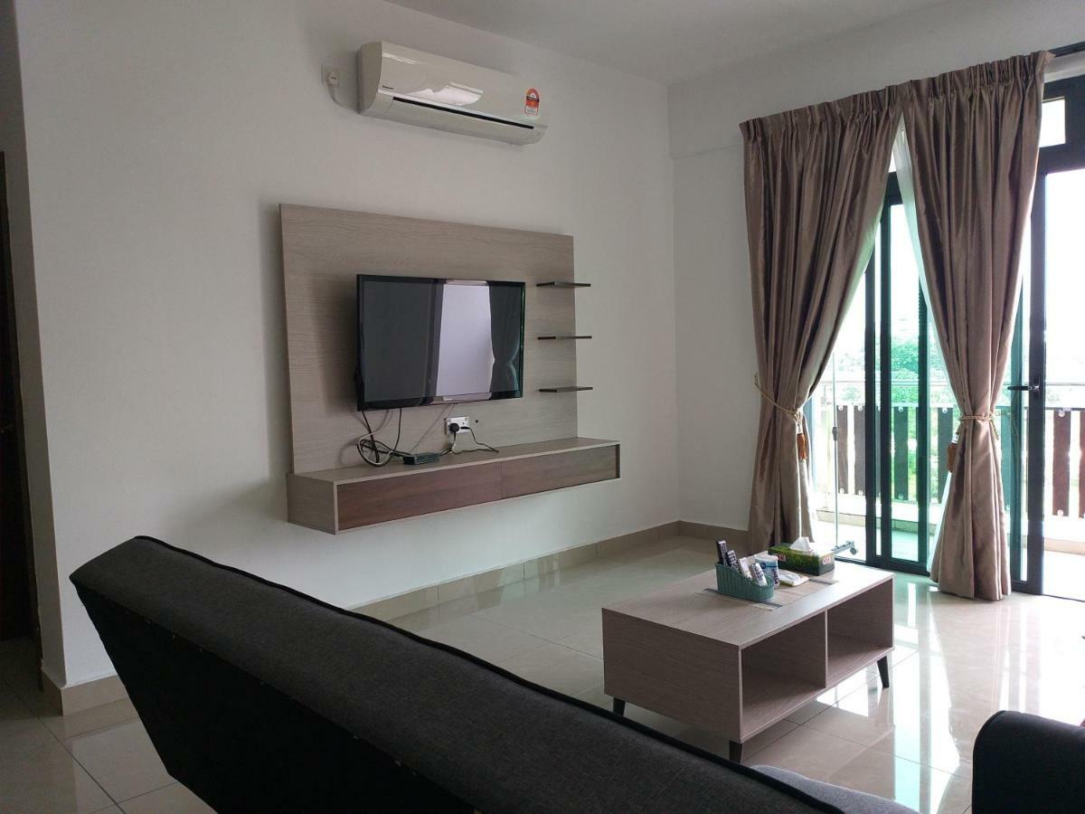 Kempas Indah @ The Secret Garden Homestay Johor Bahru Bagian luar foto